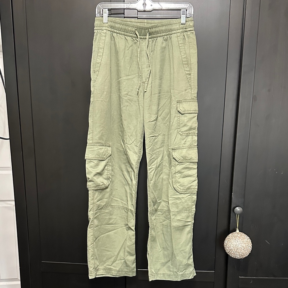 Old Navy wide leg Olive Cargo Pants size s